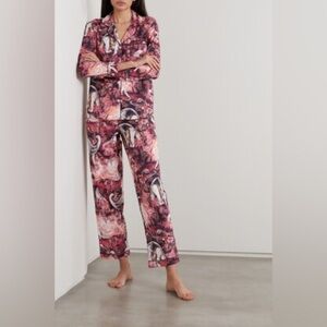 Desmond & Dempsey X Natural History Museum Printed Organic Dinosaur Pajama Set